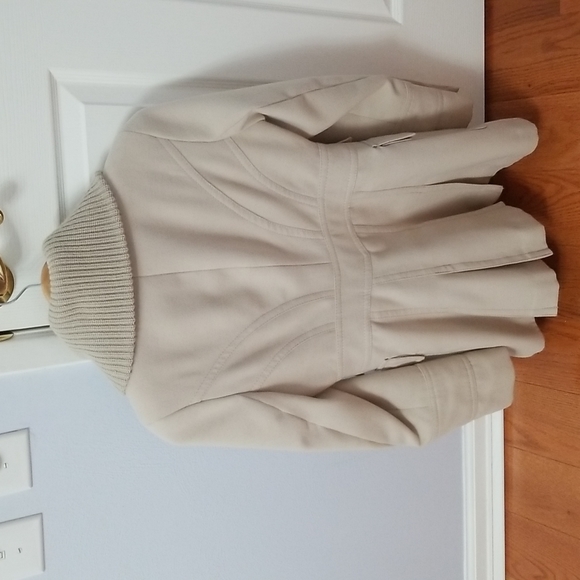 Coat - Picture 3 of 5